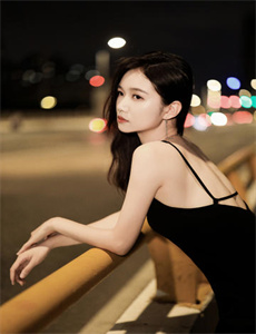 《年轻丰满的继坶4-不穿内裤的女老师》
