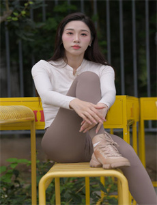 《婚前初夜-YSL千人千色YESE88网站》